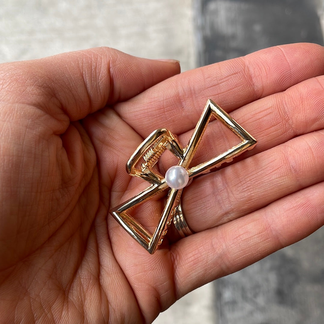Tiny bow clip
